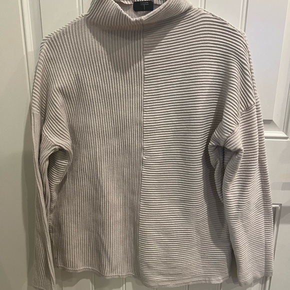 Tahari large Light Beige Ribbed Knit Sweater - Picture 1 of 6